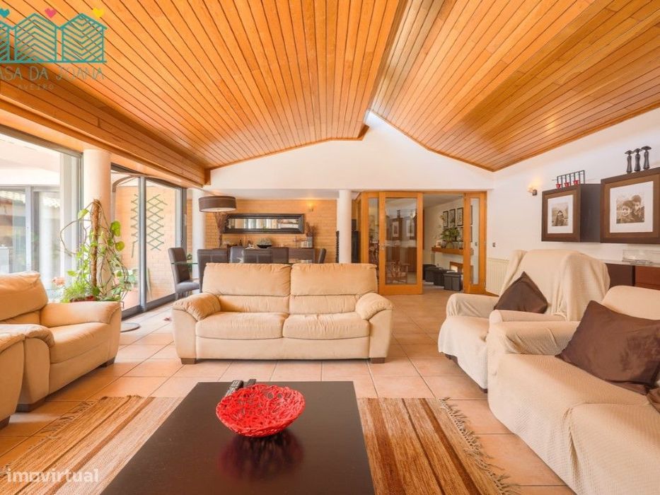 Moradia T5 com piscina e espaço exterior em Aradas