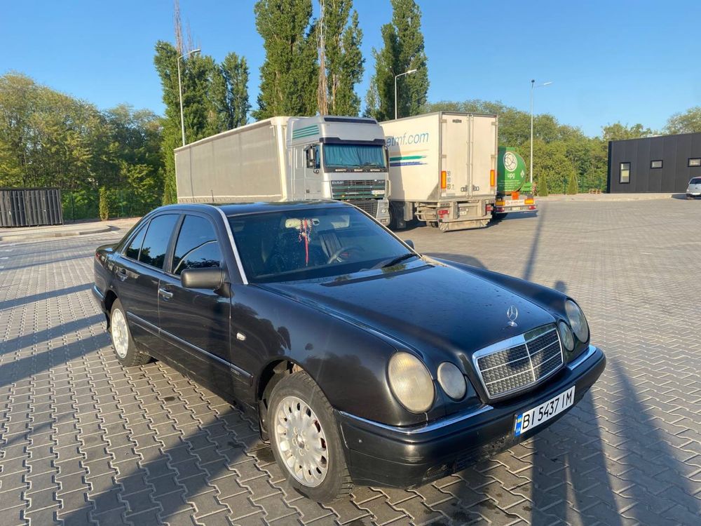 Mercedes w210 , мерседес лупатый 2.8 газ/бензин