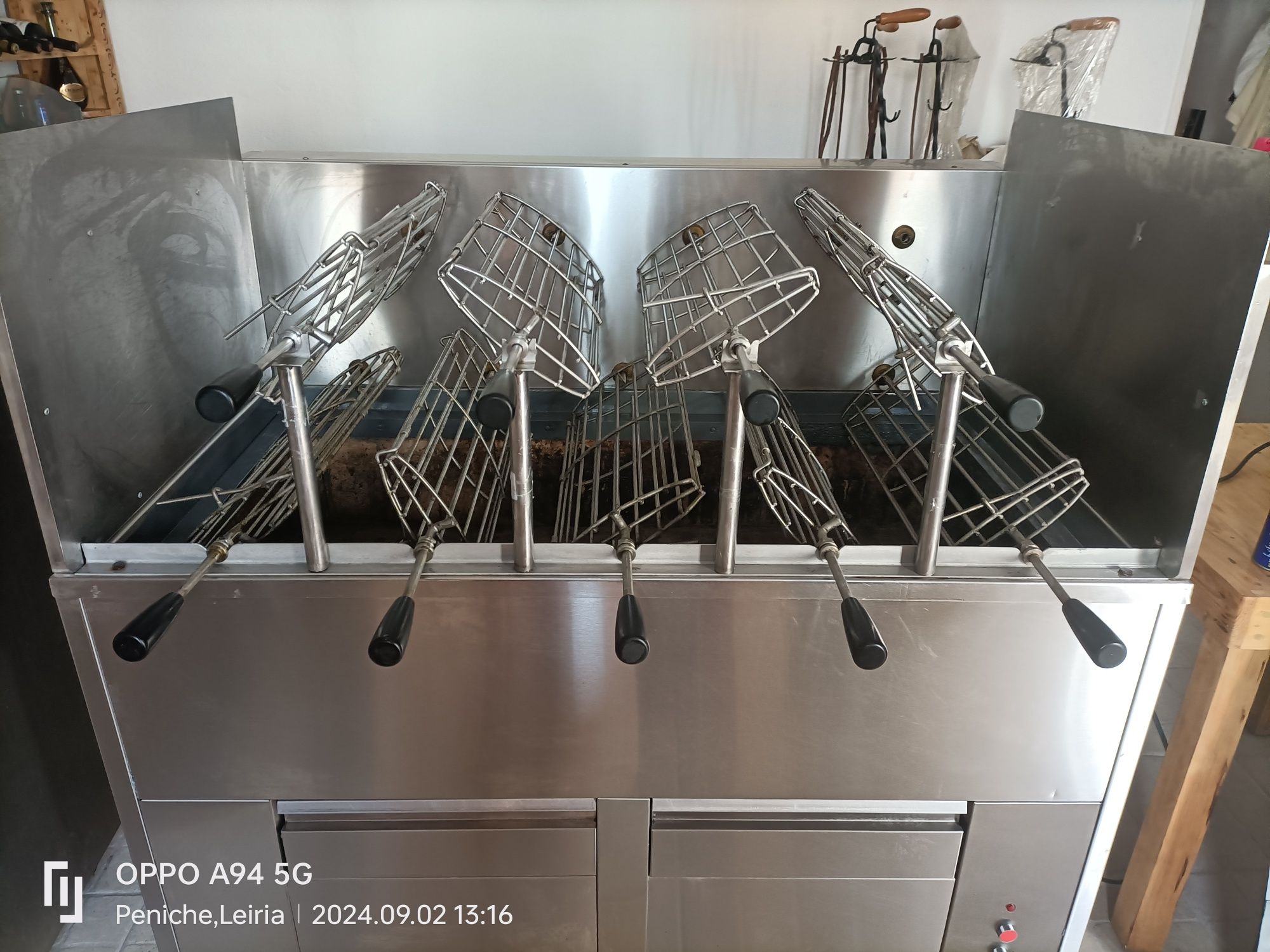 Vendo Churrasco de Frangos e Entrecosto Rotativo Grelhas para Batatas