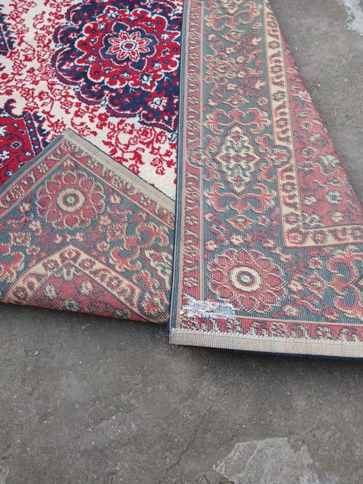 Килим,палац в наявності