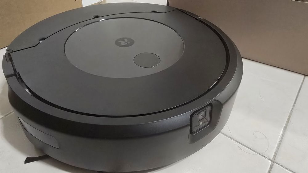 Irobot Roomba Combo j7 + Base de Recarga Automática de Água Clean Base