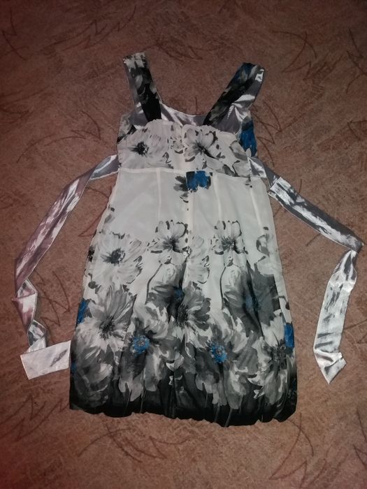 Sukienka w kwiaty r 38