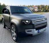 Land Rover Defender z 2021 w wersji Khan Project 007 James Bond 300 KM