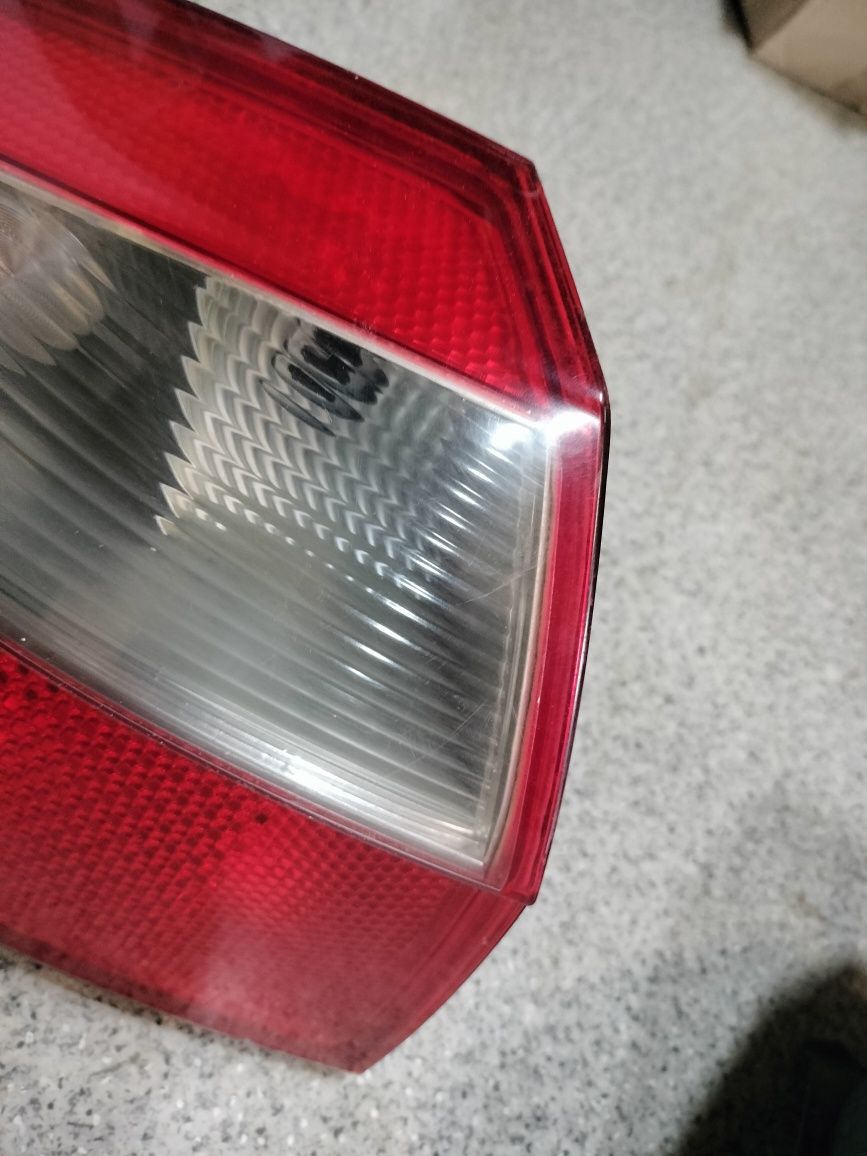 Audi A4 B6 sedan lampa tył lewa