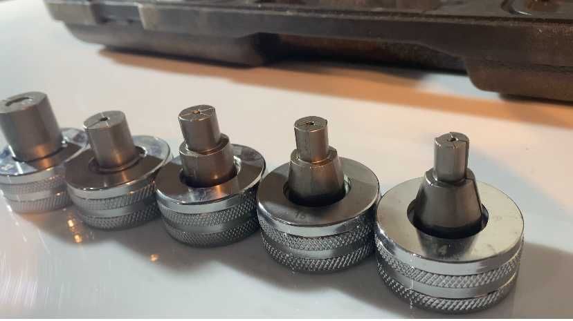 Коліно 90 ° (латунь) 16/16 мм  (707016)