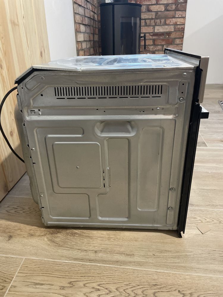 Sprzedam piekarnik Indesit