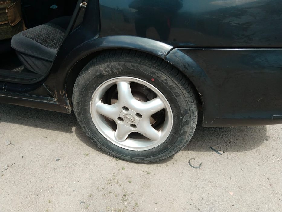 Продам автомобиль Опель Вектора В