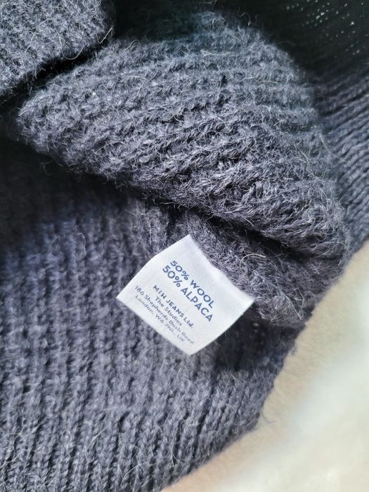 Granatowy sweter z alpaka wełniany puszysty miękki