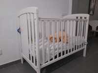 cama para bebé com colchão