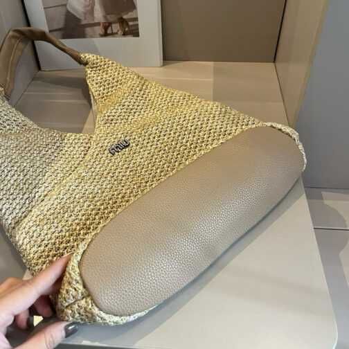 Torebka Miu Miu damska torba, skora 221