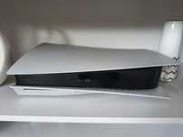 PS5 z napędem + pad SPRZEDAM