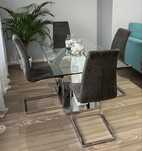 Mesa de jantar com 4 cadeiras