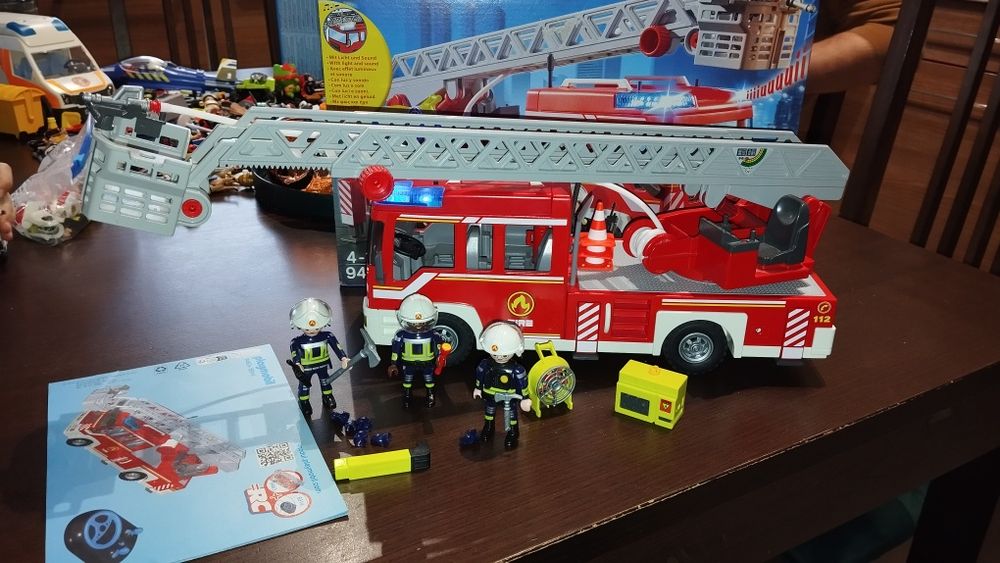 Wóz strażacki Playmobil plus oryginalny karton i instrukcja