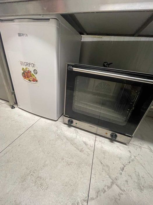 Продаж обладнання: кафе, ресторан, кав'ярня з концепцією хмарний смак