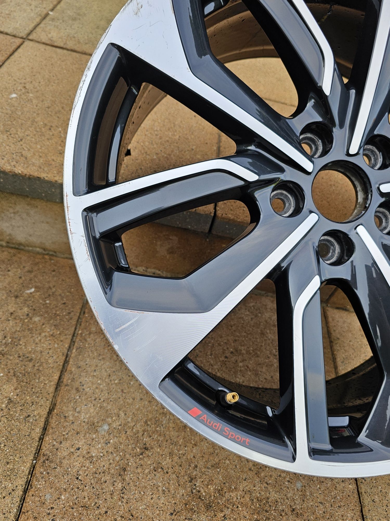 Felga 19cali 5x112 8j et49 oryginał Audi S3 A3 8Y0