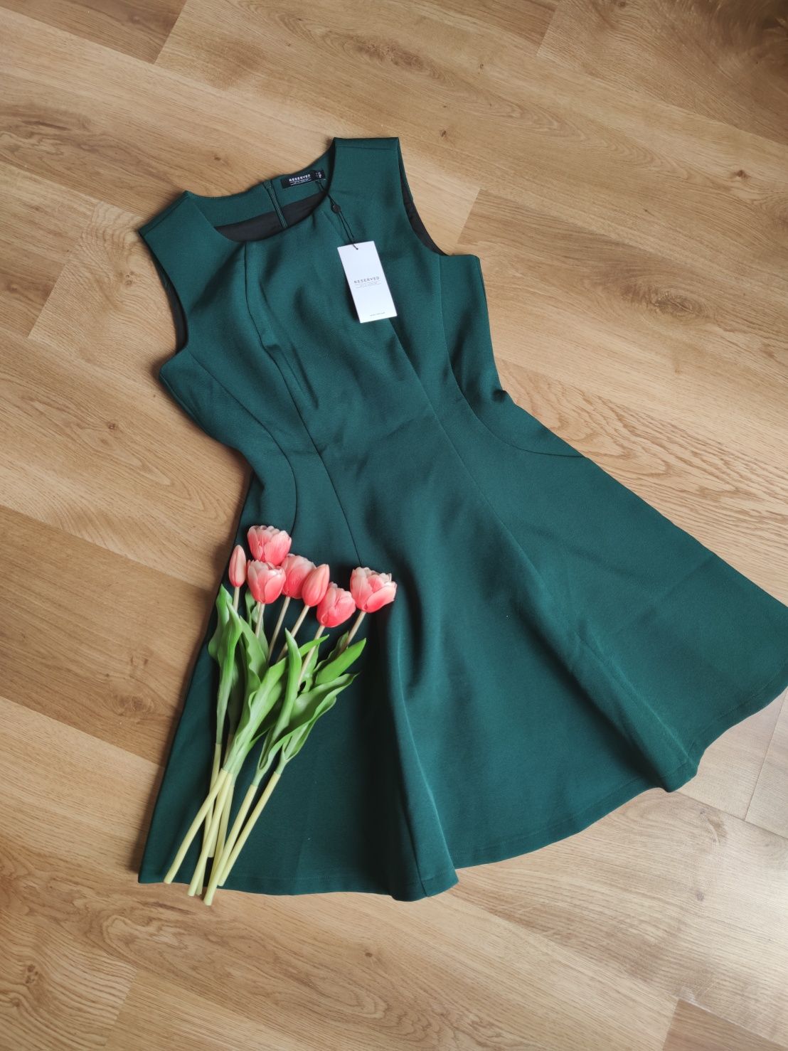 Nowa sukienka elegancka rozkloszowana butelkowa zieleń Reserved 36 S