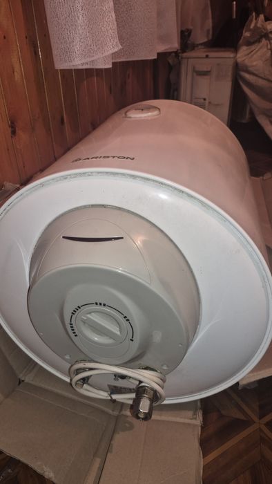 Водонагревательный бак, бойлер Ariston