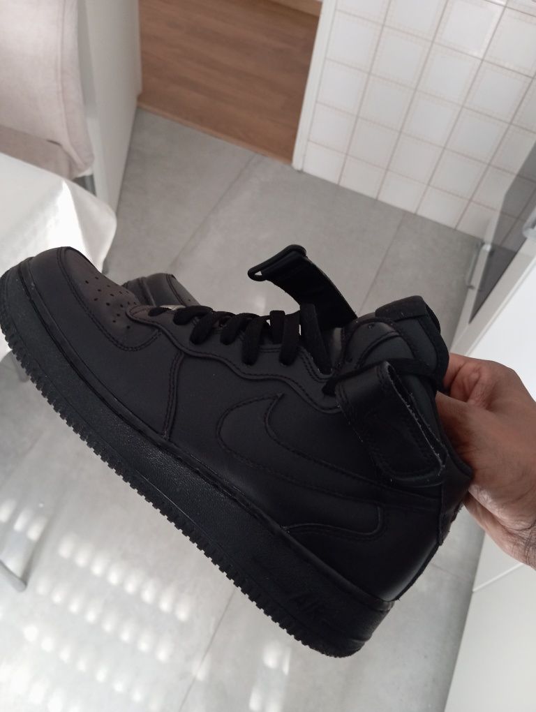 Air force 1 Mid Preto