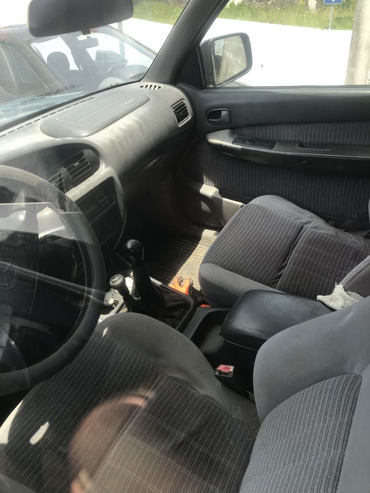 Mazda B2500 sem inspecao