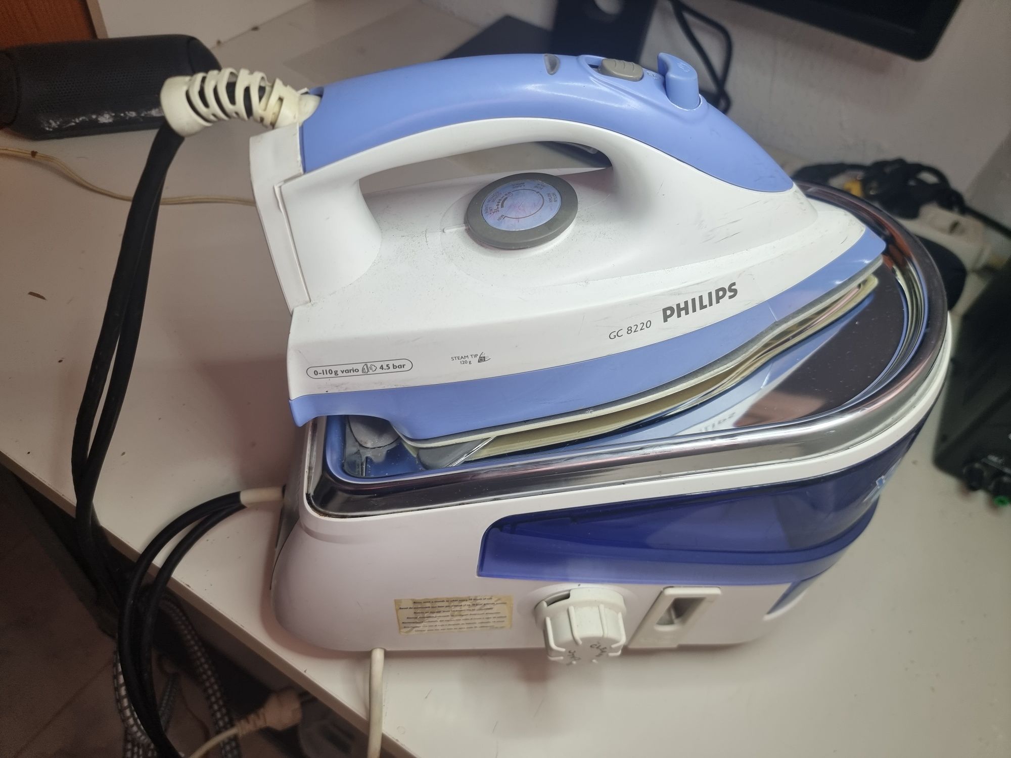 Ferro com Caldeira Philips GC 8220