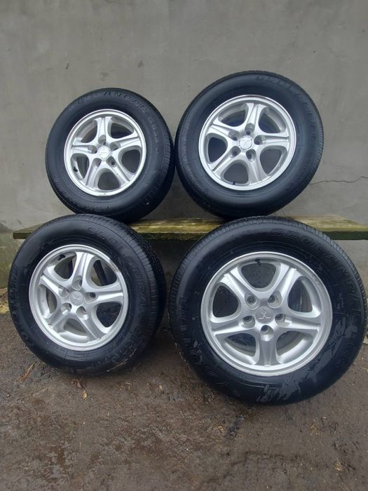 Продам легкосплавні диски на Mitsubishi Outlander