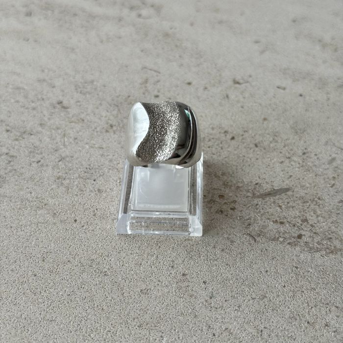 Anel de senhora em prata portuguesa com acabamento diamantado 2cm