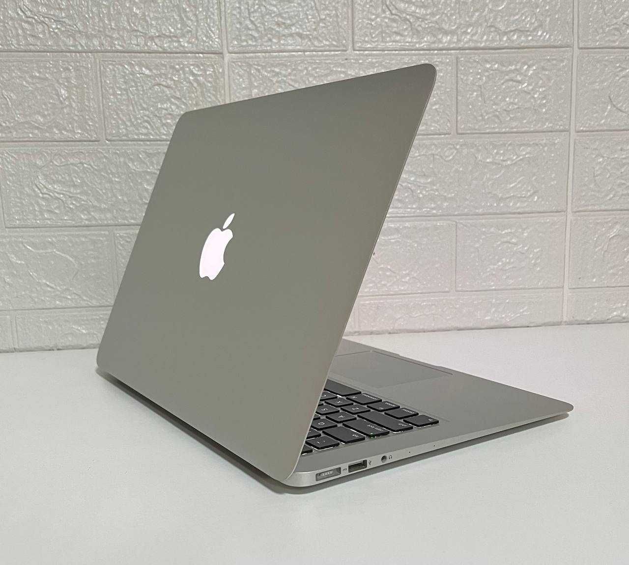 Ноутбук Apple MacBook Air A1466 2015/Intel Core i5/4 GB/256 GB