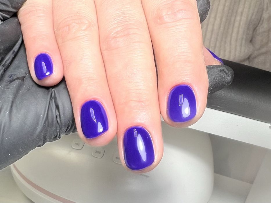 Манікюр педикюр нарощування нігтів