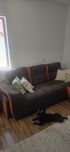 Sofa com puffs castanho e laranja Negociável