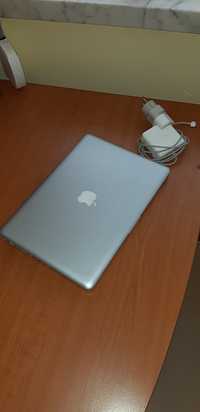 Computador Apple MacBook.