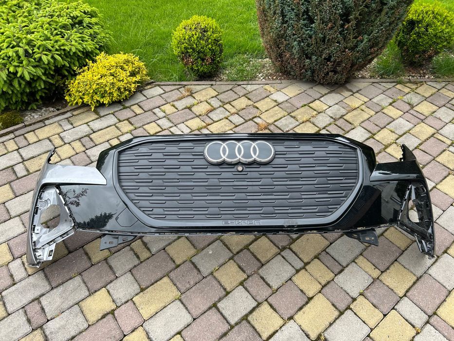 Передній бампер Audi Q4 E tron