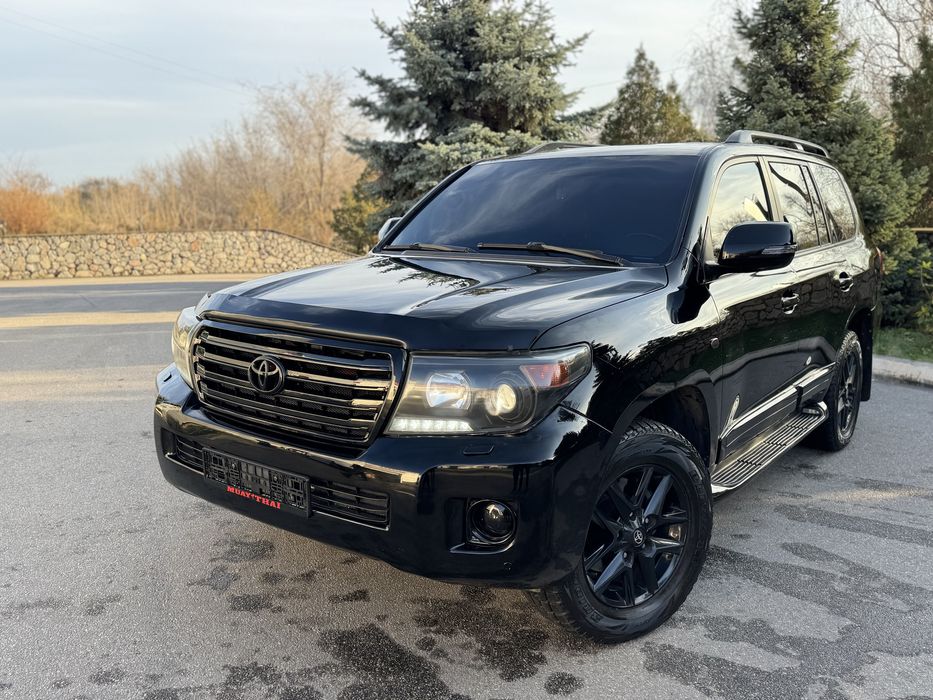 Продам ланкрузер 200