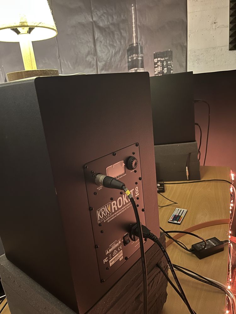Monitores de estudio KRK RP 8 G4