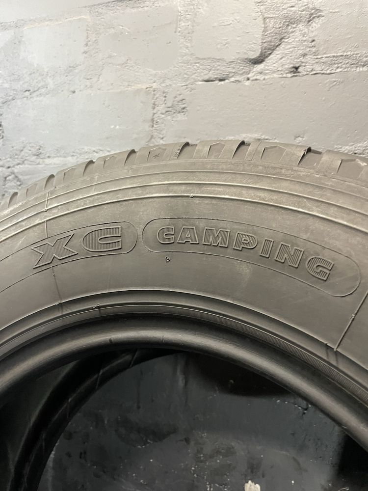 4шт 215/70 R15c Michelin