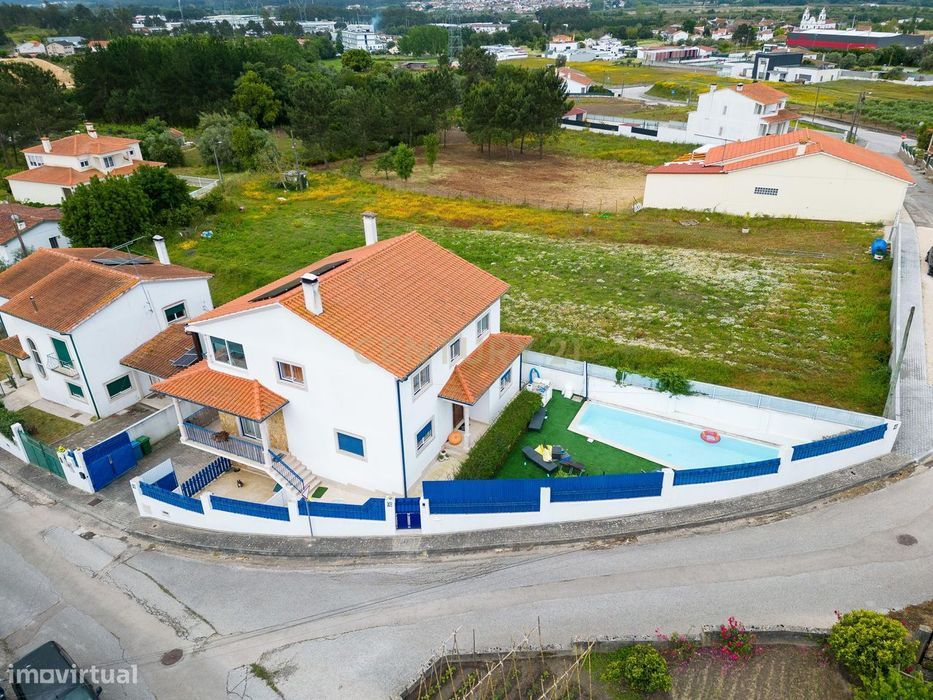 Moradia de Luxo T4, Rua da Romeirinha, Regueira de Pontes!