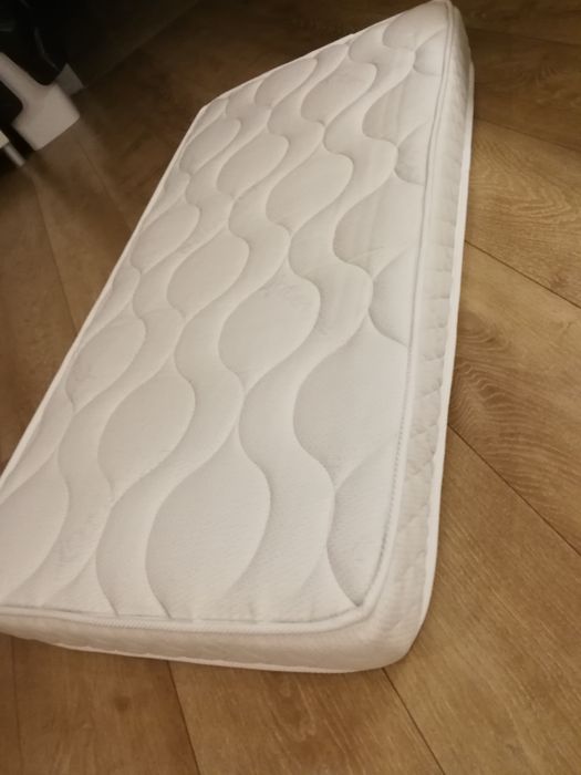 Materac lateksowy 120x60x13 bellemont France niemowlęcy  NOWY 100Euro