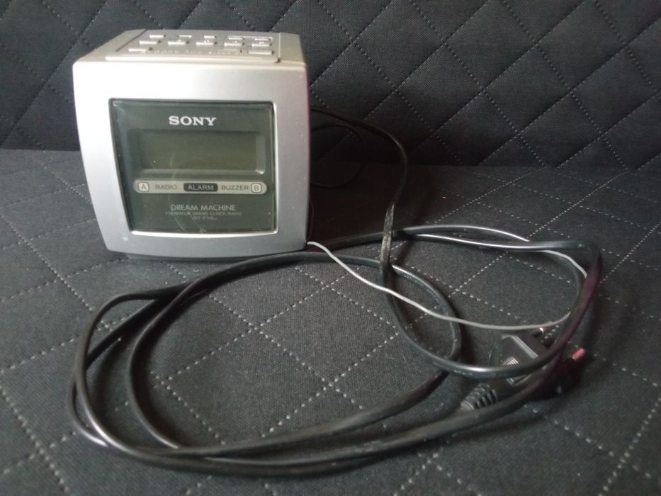 Radiobudzik Vintage SONY Dream Machine ICF-C113L Podwójny alarm