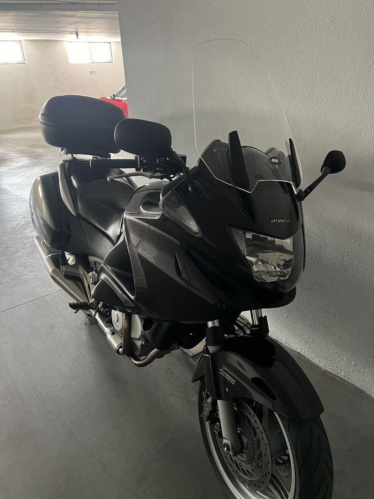 Honda Deauville NT 700, de 2009 com apenas *10.000km*