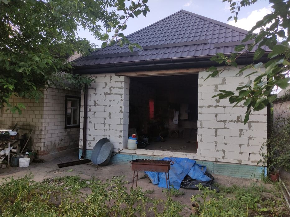 Продам гарний будинок в центрі Підгородного
