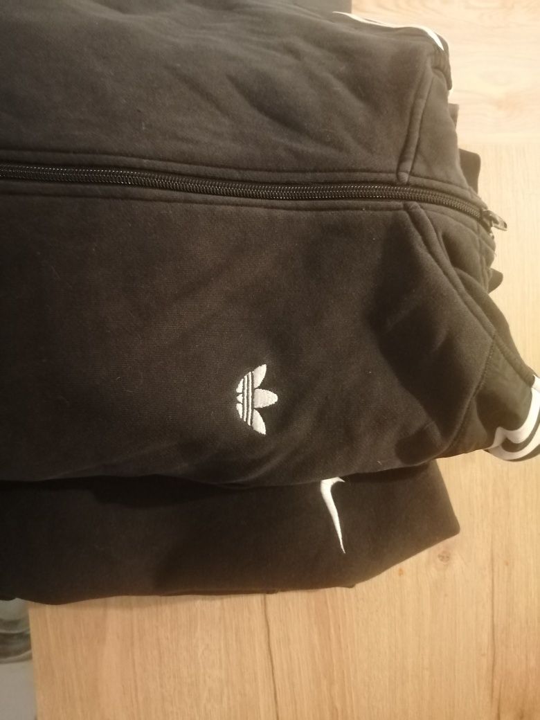 Kurtka Nike i dwie bluzy z kapturem Nike i Adidas