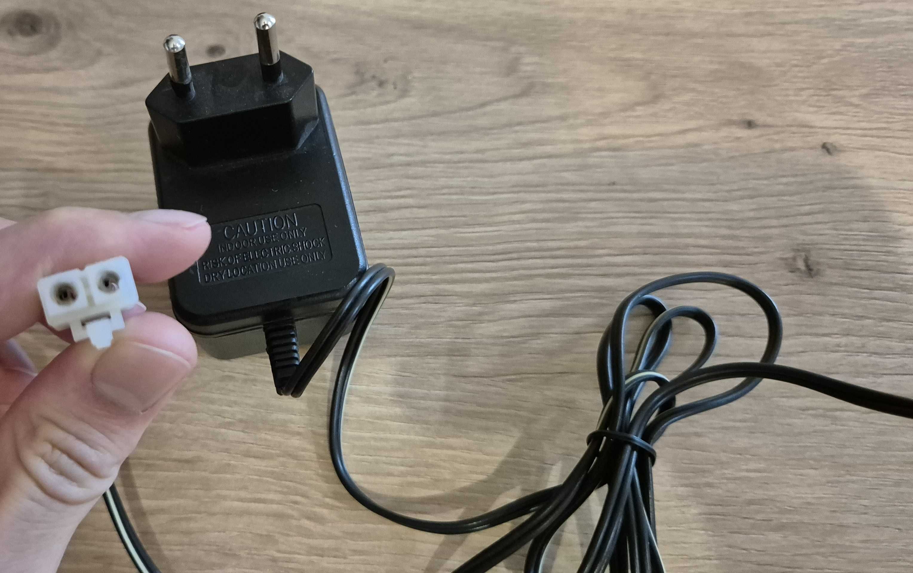 Zasilacz 7.2V 220mA uniwersalny AC/DC adapter do akumulatorów sprawny
