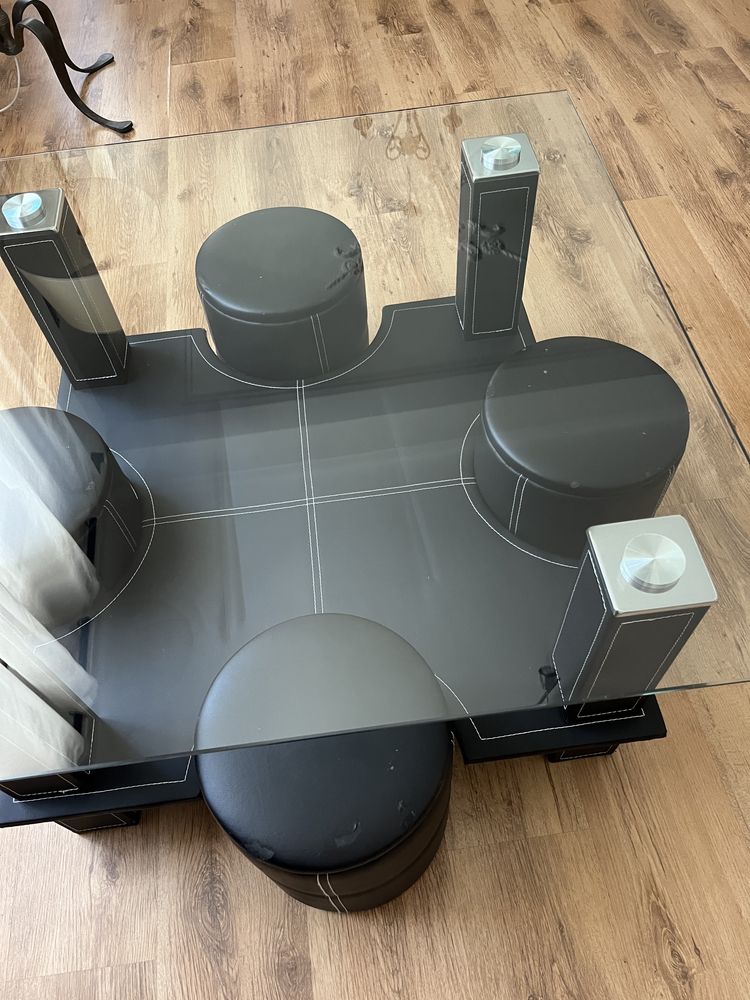 Mesa de centro com bancos