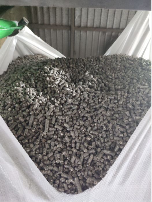 Pelet pellet kominkowy opał Pellet z łuski słonecznika do kominka