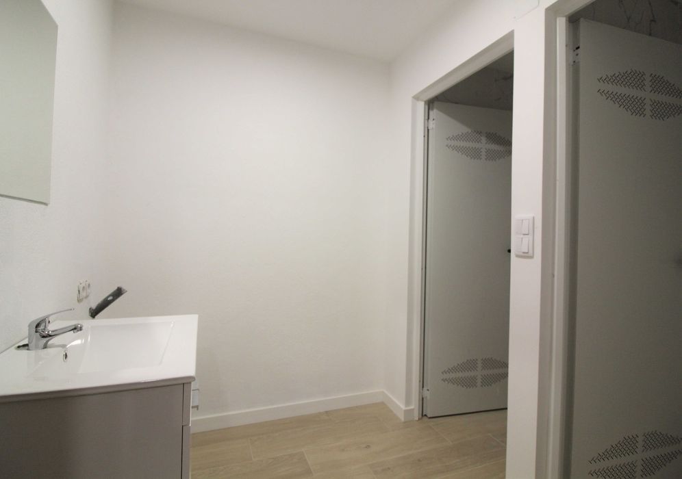 Quarto Individual para arrendar (Amora)