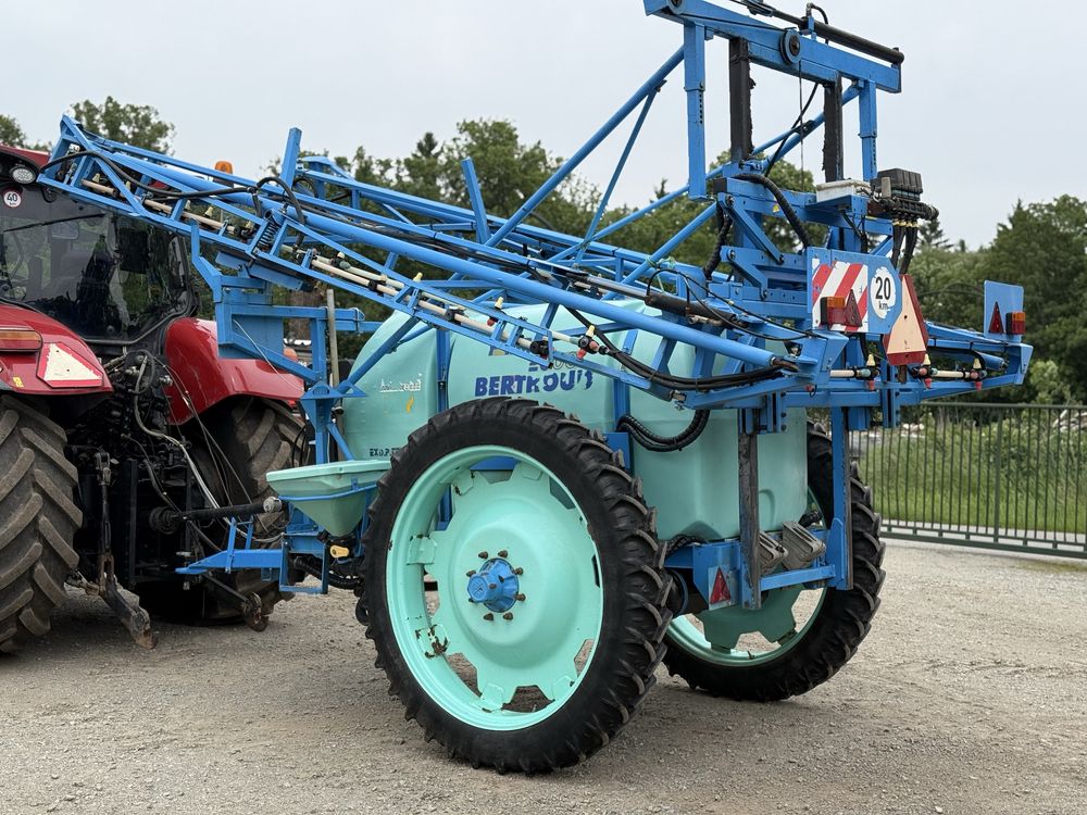 Berthoud Primer 2000Litrów 18m Opryskiwacz tecnoma Ciągany amazone