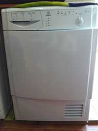 Maquina de secar roupa - Indesit ISL70C - 7kg