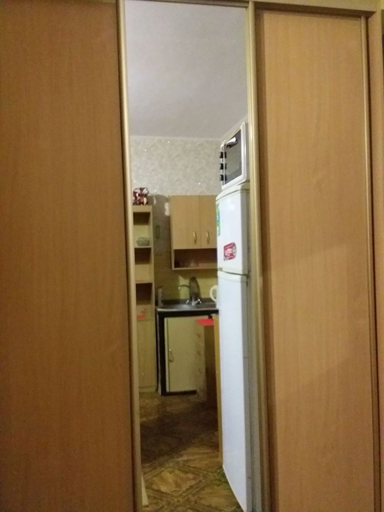 Оренда гостинки біля метро Індустріальна