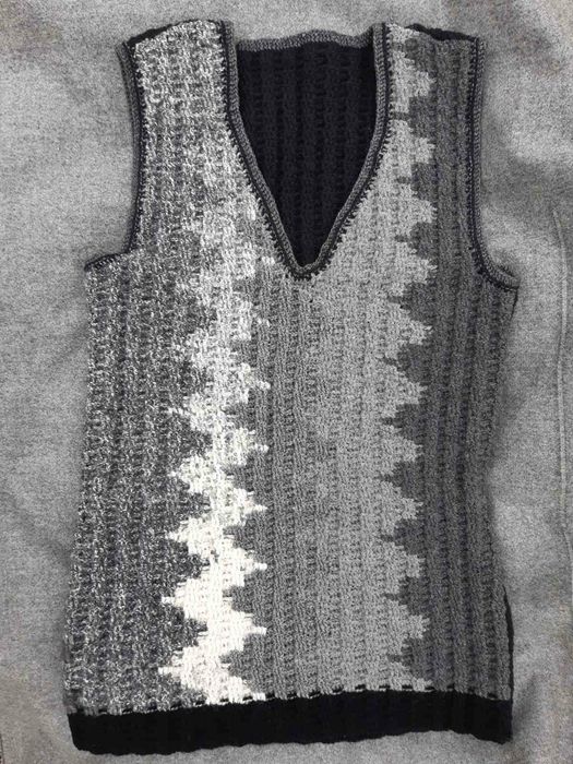 Безрукавка жилетка вязание шерсть