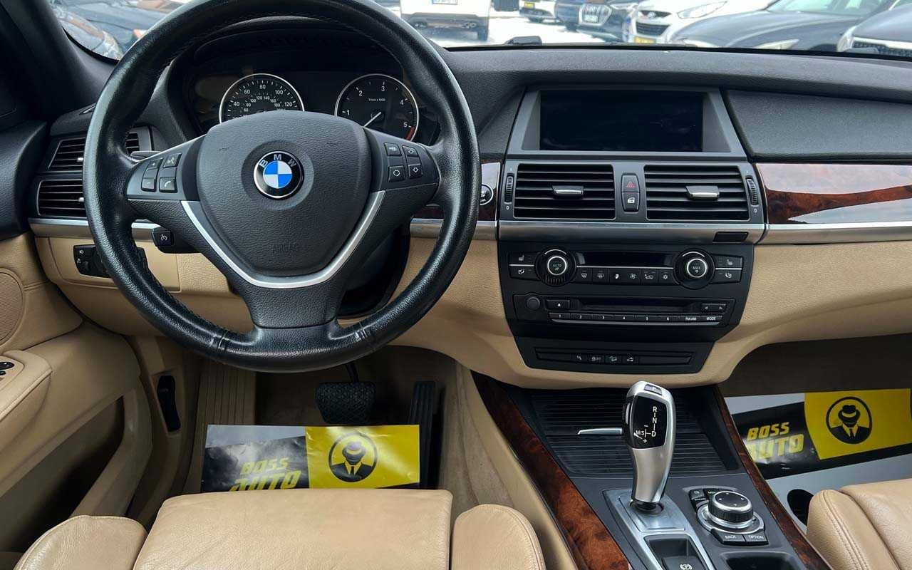 BMW X5 2012 року