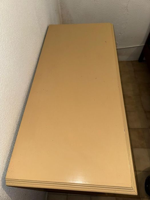 Cómoda antiga lacada